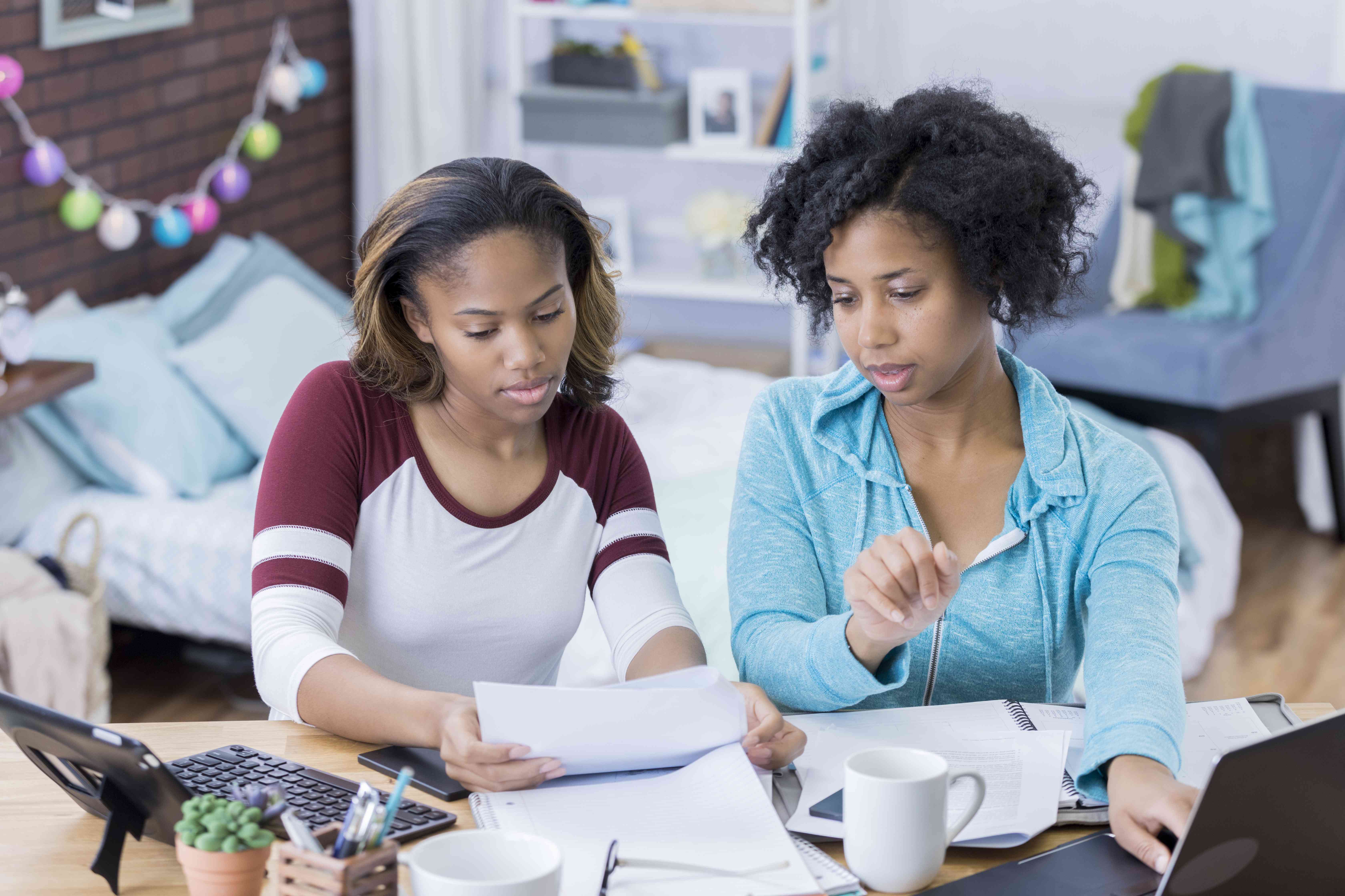 Mother and daughter consider getting either a Parent PLUS Loan or a private student loan