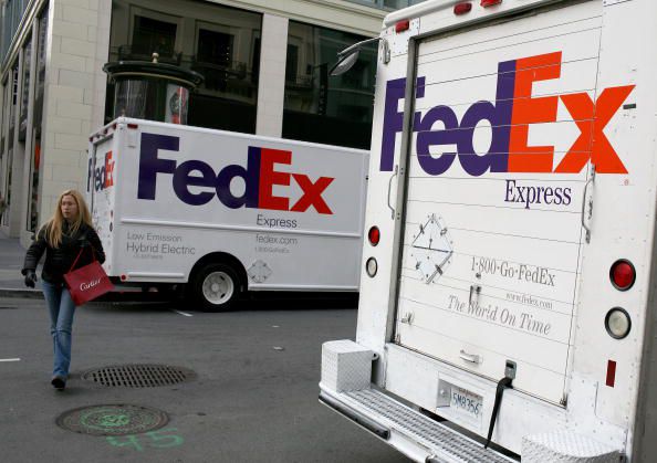 FedEx Plans To Cut Salaries To Trim Costs For 2009